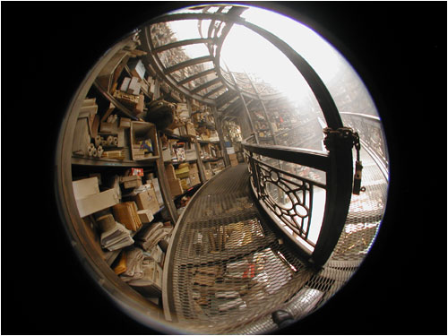 The Warehouse
Look through the peephole
Keywords: Dreamcatcher