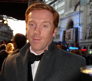 February 12, 2005 at the BAFTAs. He gladly posed for this pic for his "lovely Yahoo ladies". Taken by Debs.
