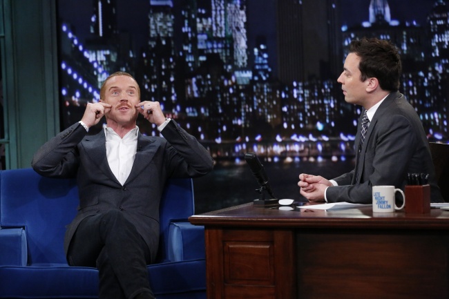 jimmyfallon-14nov2013-09-hq.jpg