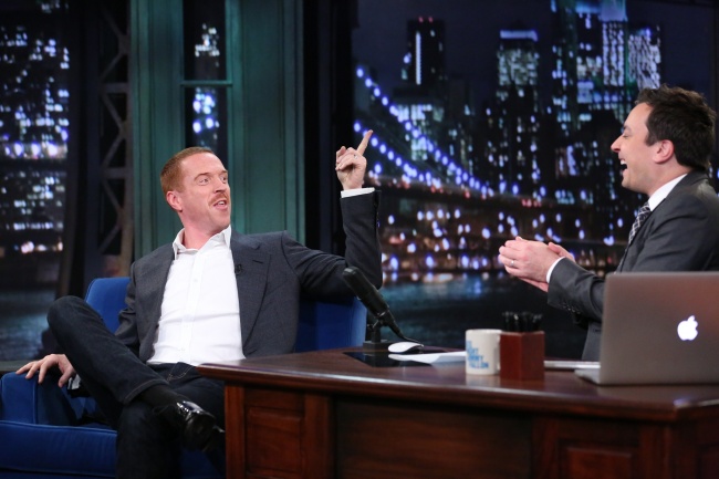 jimmyfallon-14nov2013-15-hq.jpg