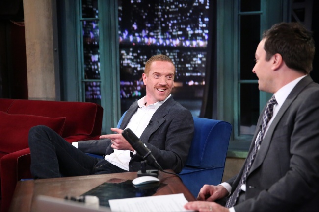 jimmyfallon-14nov2013-19-hq.jpg