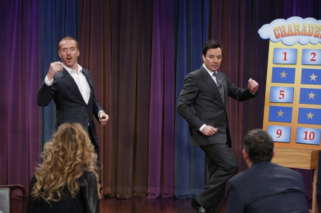 jimmyfallon-14nov2013-23-hq.jpg
