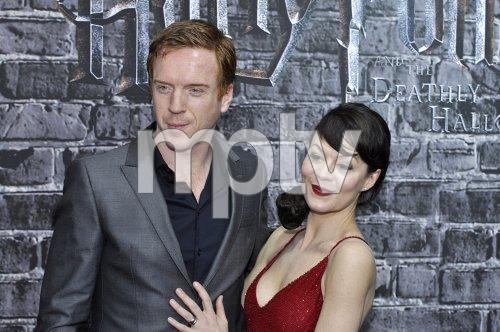 2011-04-04-grandopeningharrypotterexhibition-21.jpg