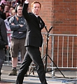 2010-06-06-socceraid-oldtraffordarrival-01.jpg