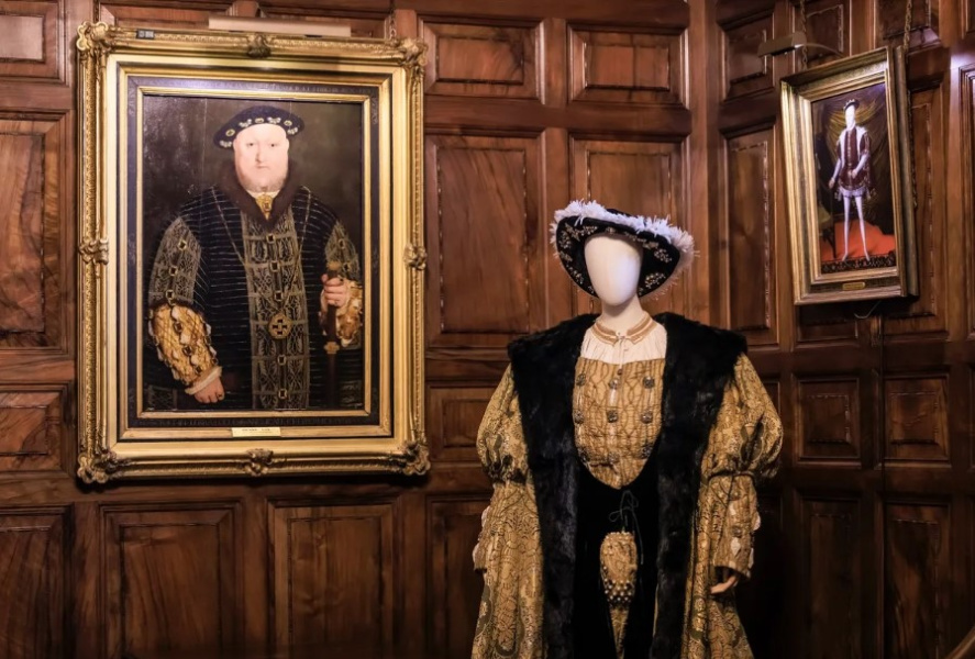Wolf Hall Costumes Go On Display at Hever Castle