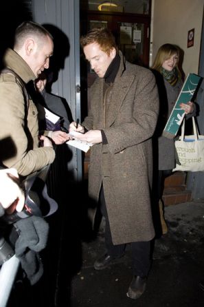 2009-12-18-leavingtheatre-01-716335
