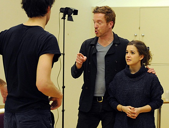 Damian Lewis gives acting class to students